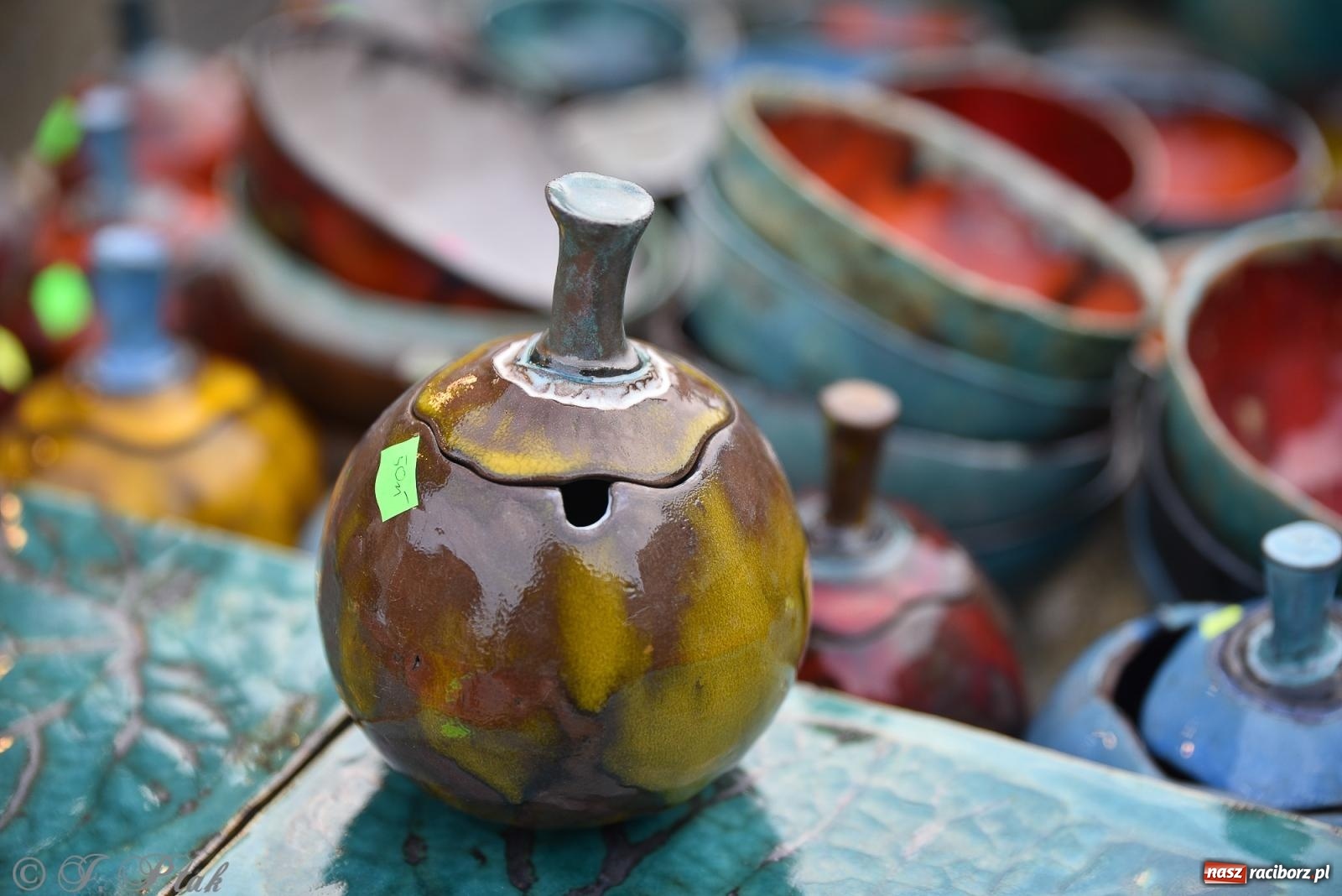 Zdjęcie w galerii na portalu naszraciborz.pl: W Raciborzu zapachniało bigosem. Wielka degustacja na Rynku i mikołajkowy finał jarmarku wiadomości z regionu