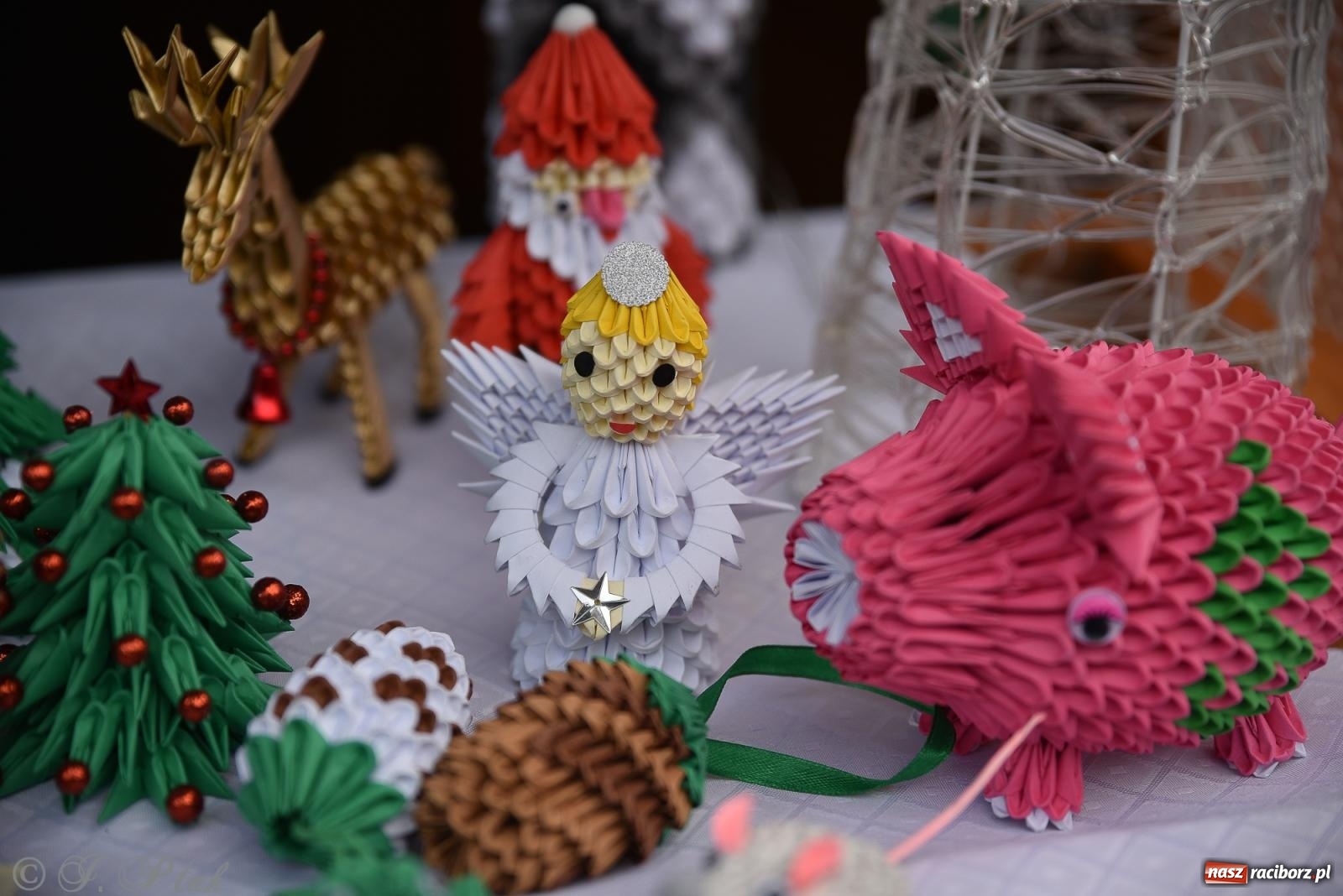 Zdjęcie w galerii na portalu naszraciborz.pl: W Raciborzu zapachniało bigosem. Wielka degustacja na Rynku i mikołajkowy finał jarmarku wiadomości z regionu