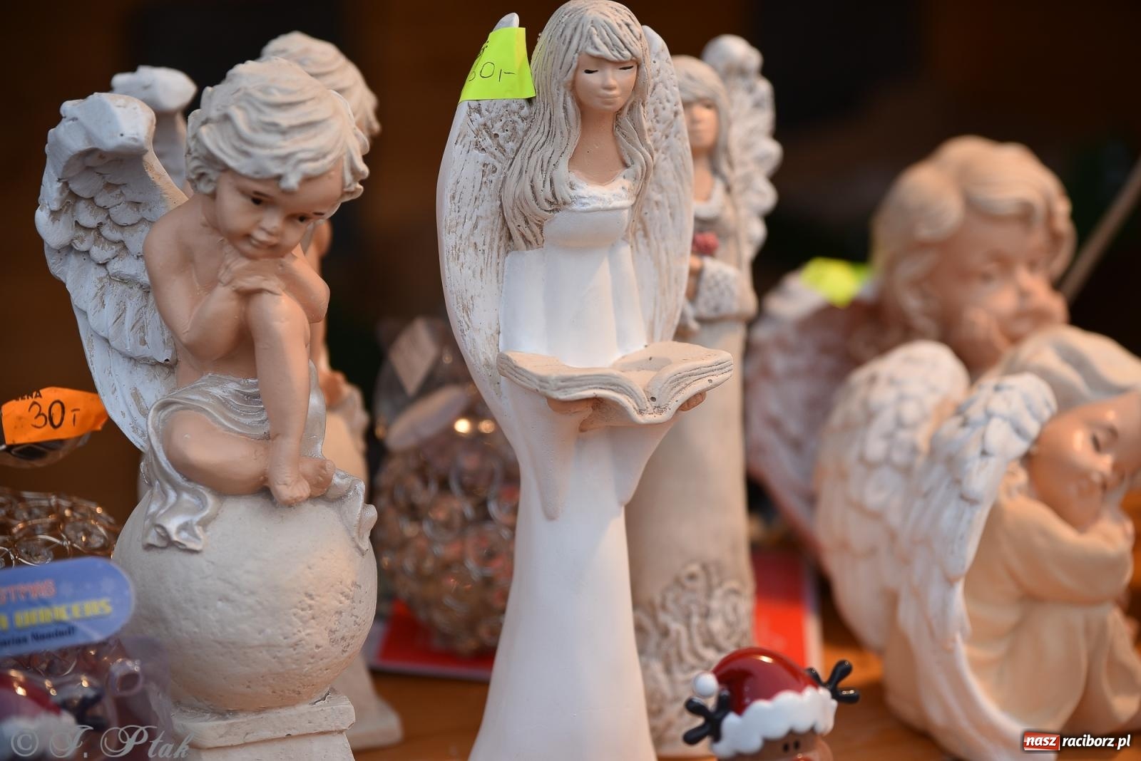 Zdjęcie w galerii na portalu naszraciborz.pl: W Raciborzu zapachniało bigosem. Wielka degustacja na Rynku i mikołajkowy finał jarmarku wiadomości z regionu