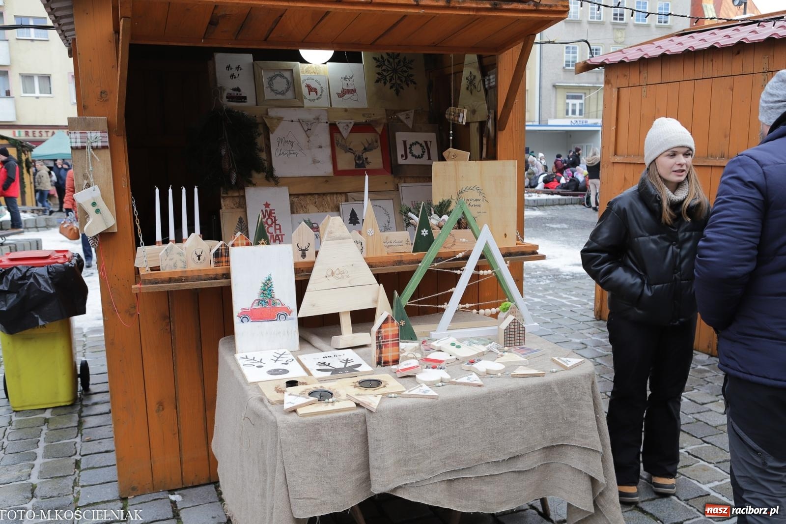 Zdjęcie w galerii na portalu naszraciborz.pl: W Raciborzu zapachniało bigosem. Wielka degustacja na Rynku i mikołajkowy finał jarmarku wiadomości z regionu