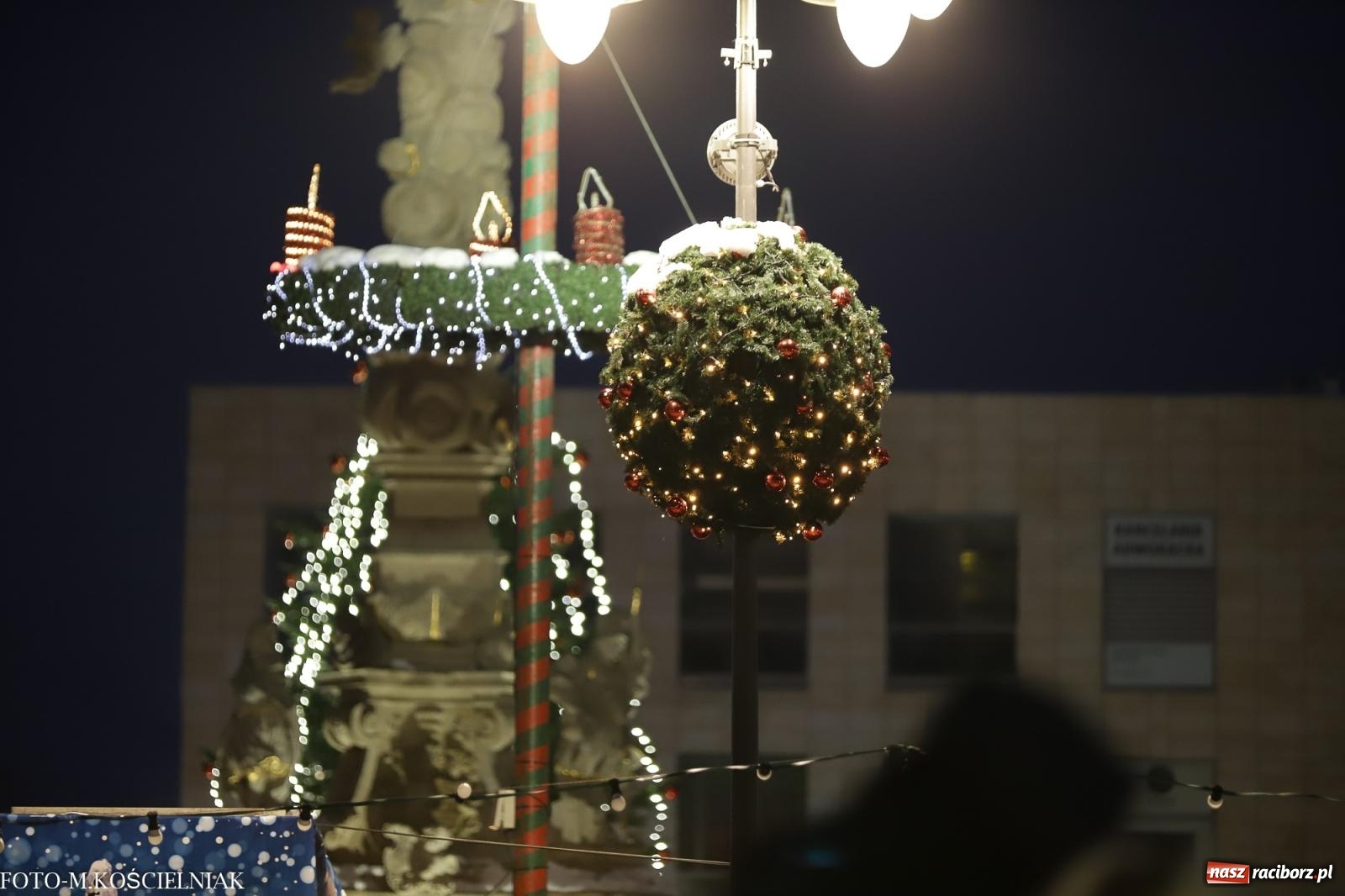 Zdjęcie w galerii na portalu naszraciborz.pl: W Raciborzu zapachniało bigosem. Wielka degustacja na Rynku i mikołajkowy finał jarmarku wiadomości z regionu