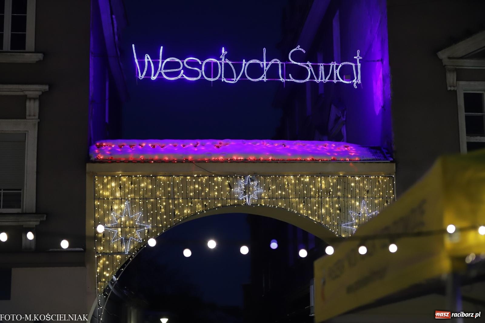 Zdjęcie w galerii na portalu naszraciborz.pl: W Raciborzu zapachniało bigosem. Wielka degustacja na Rynku i mikołajkowy finał jarmarku wiadomości z regionu