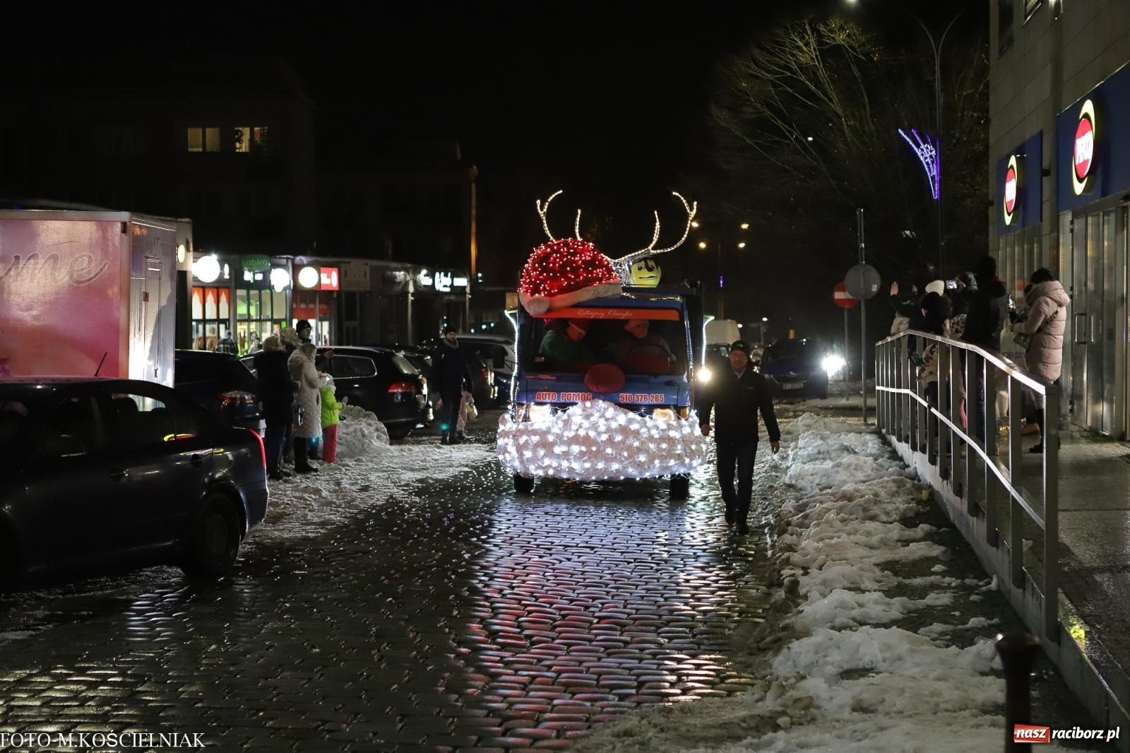 Zdjęcie w galerii na portalu naszraciborz.pl: W Raciborzu zapachniało bigosem. Wielka degustacja na Rynku i mikołajkowy finał jarmarku wiadomości z regionu