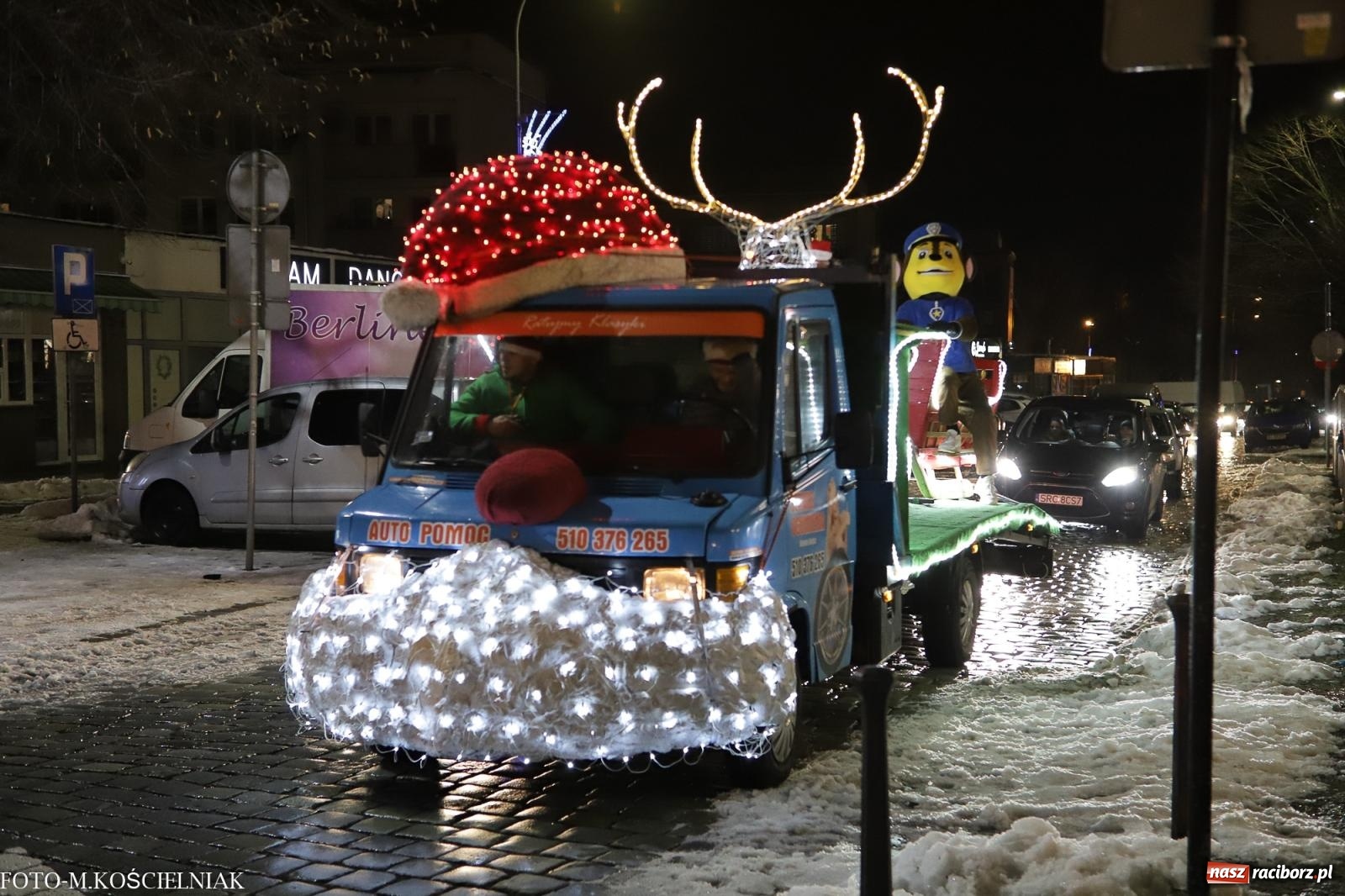 Zdjęcie w galerii na portalu naszraciborz.pl: W Raciborzu zapachniało bigosem. Wielka degustacja na Rynku i mikołajkowy finał jarmarku wiadomości z regionu