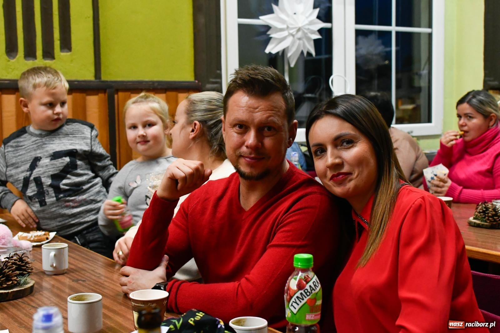 Zdjęcie w galerii na portalu naszraciborz.pl: Jak w wielkiej rodzinie. Borucin zaprosił mieszkańców gminy na spotkanie ze św. Mikołajem [FOTO i WIDEO] wiadomości z regionu