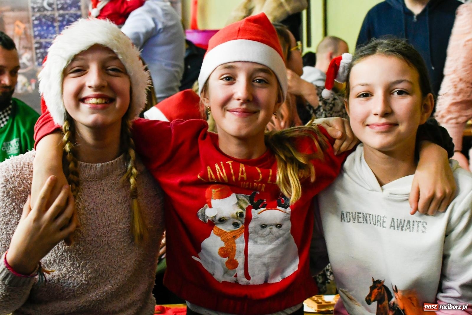 Zdjęcie w galerii na portalu naszraciborz.pl: Jak w wielkiej rodzinie. Borucin zaprosił mieszkańców gminy na spotkanie ze św. Mikołajem [FOTO i WIDEO] wiadomości z regionu