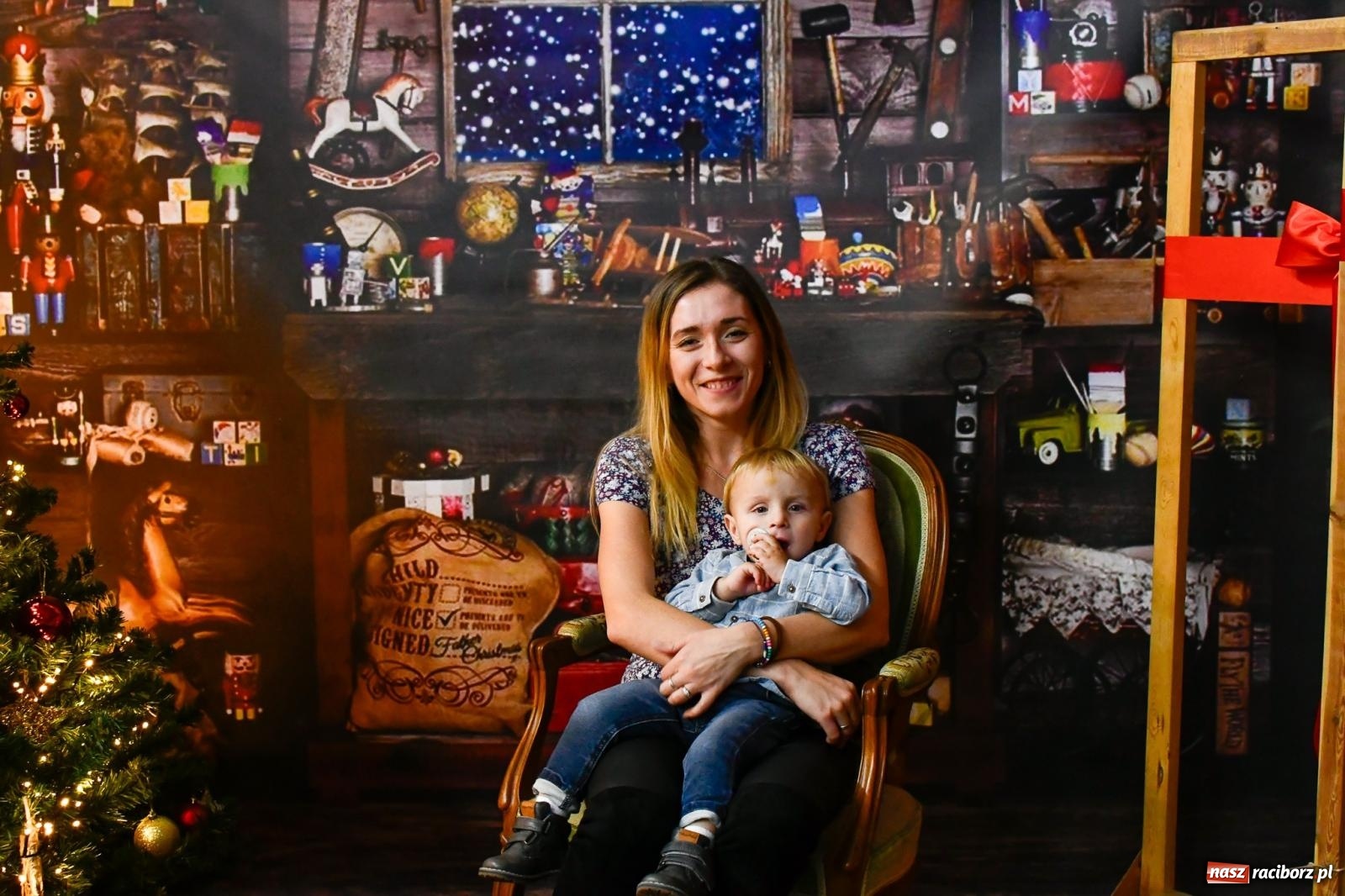 Zdjęcie w galerii na portalu naszraciborz.pl: Jak w wielkiej rodzinie. Borucin zaprosił mieszkańców gminy na spotkanie ze św. Mikołajem [FOTO i WIDEO] wiadomości z regionu