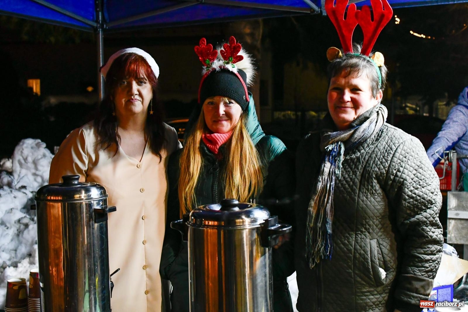 Zdjęcie w galerii na portalu naszraciborz.pl: Jak w wielkiej rodzinie. Borucin zaprosił mieszkańców gminy na spotkanie ze św. Mikołajem [FOTO i WIDEO] wiadomości z regionu