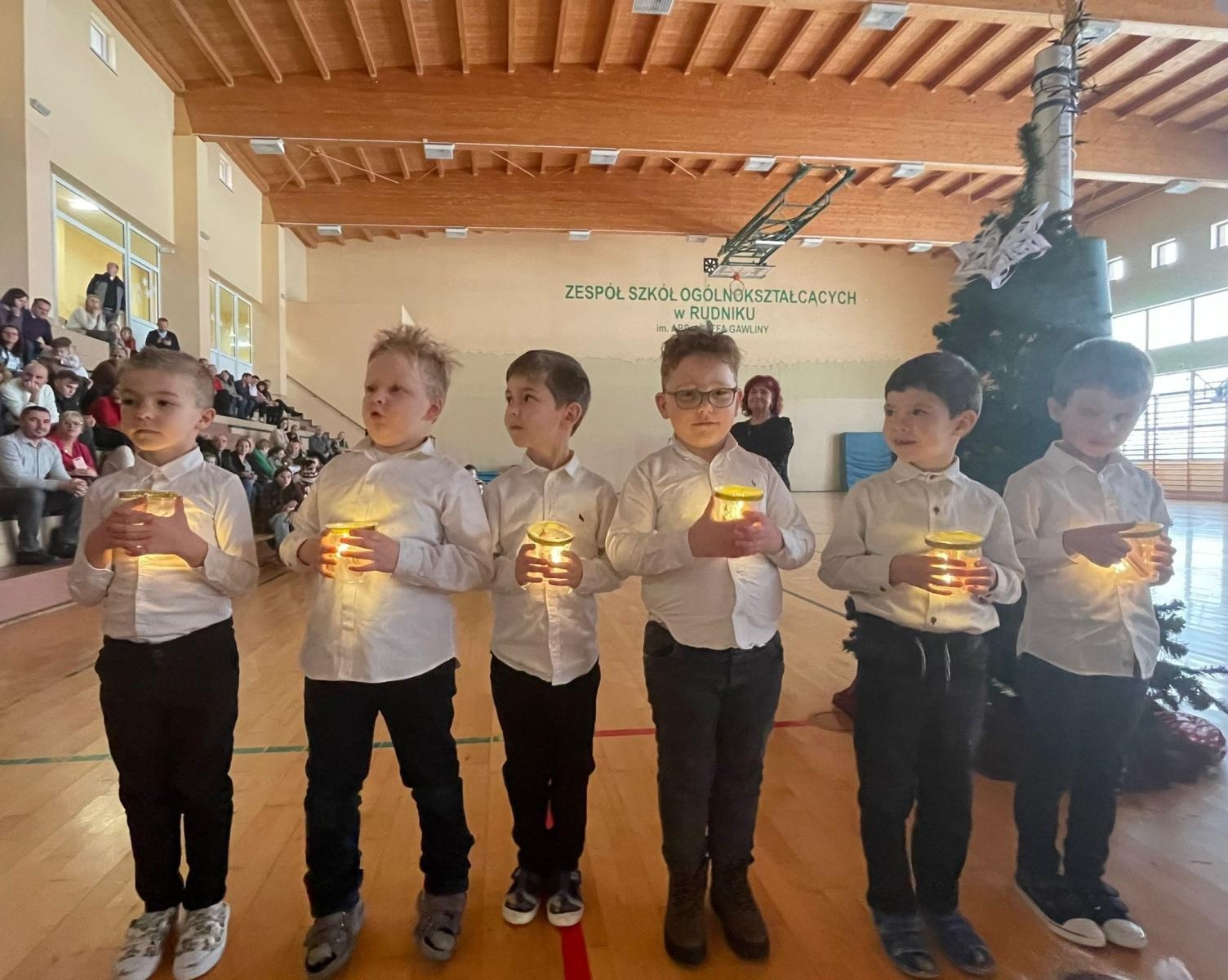 Zdjęcie w galerii na portalu naszraciborz.pl: Świąteczny kiermasz w Rudniku wiadomości z regionu