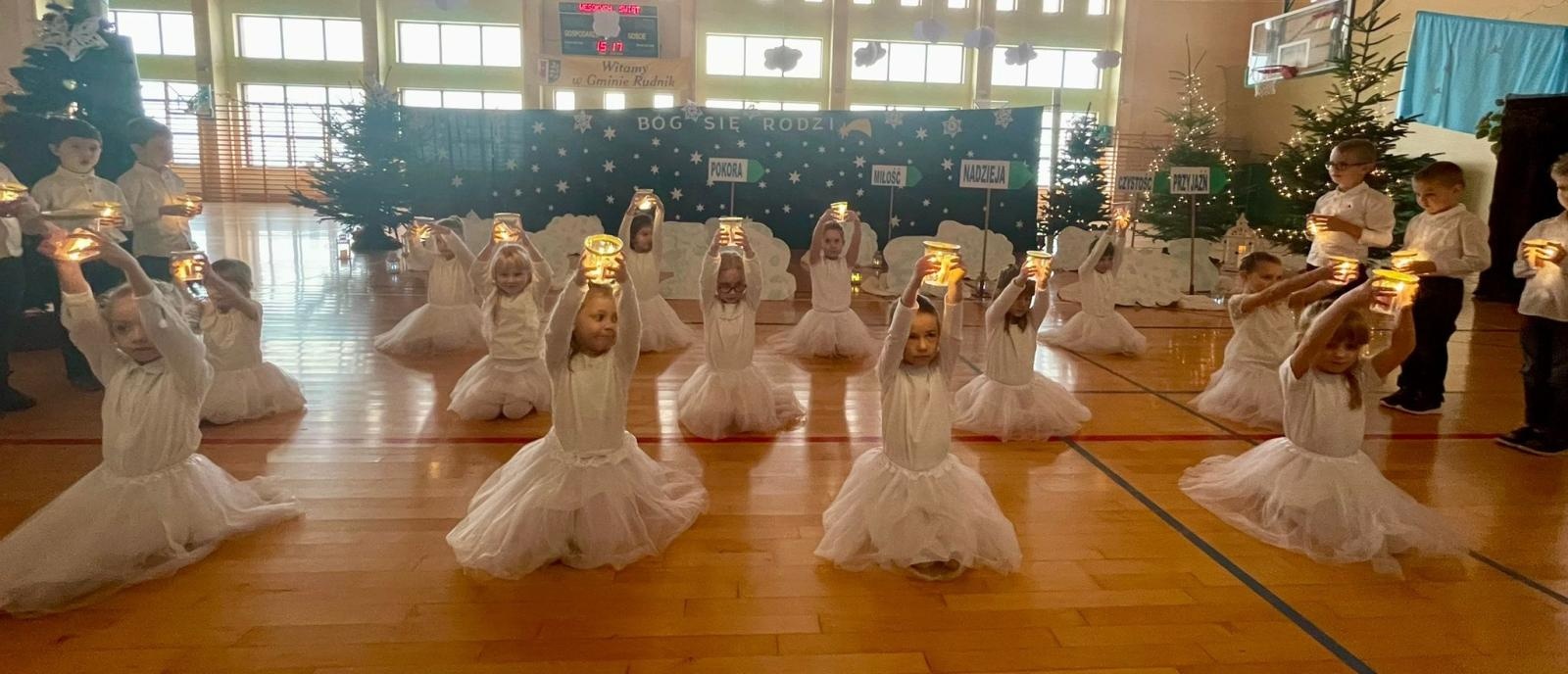 Zdjęcie w galerii na portalu naszraciborz.pl: Świąteczny kiermasz w Rudniku wiadomości z regionu