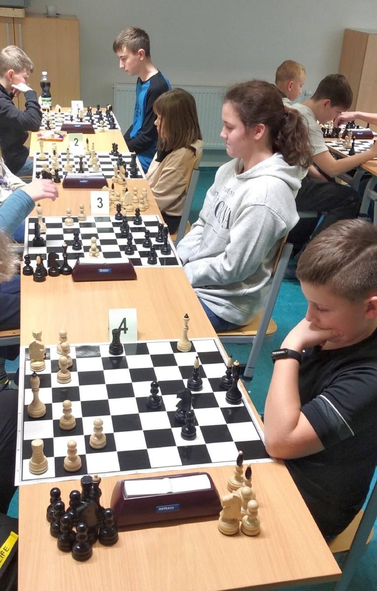 Zdjęcie w galerii na portalu naszraciborz.pl: Ekipa z Tworkowa na turnieju szachowym w Czechach wiadomości z regionu