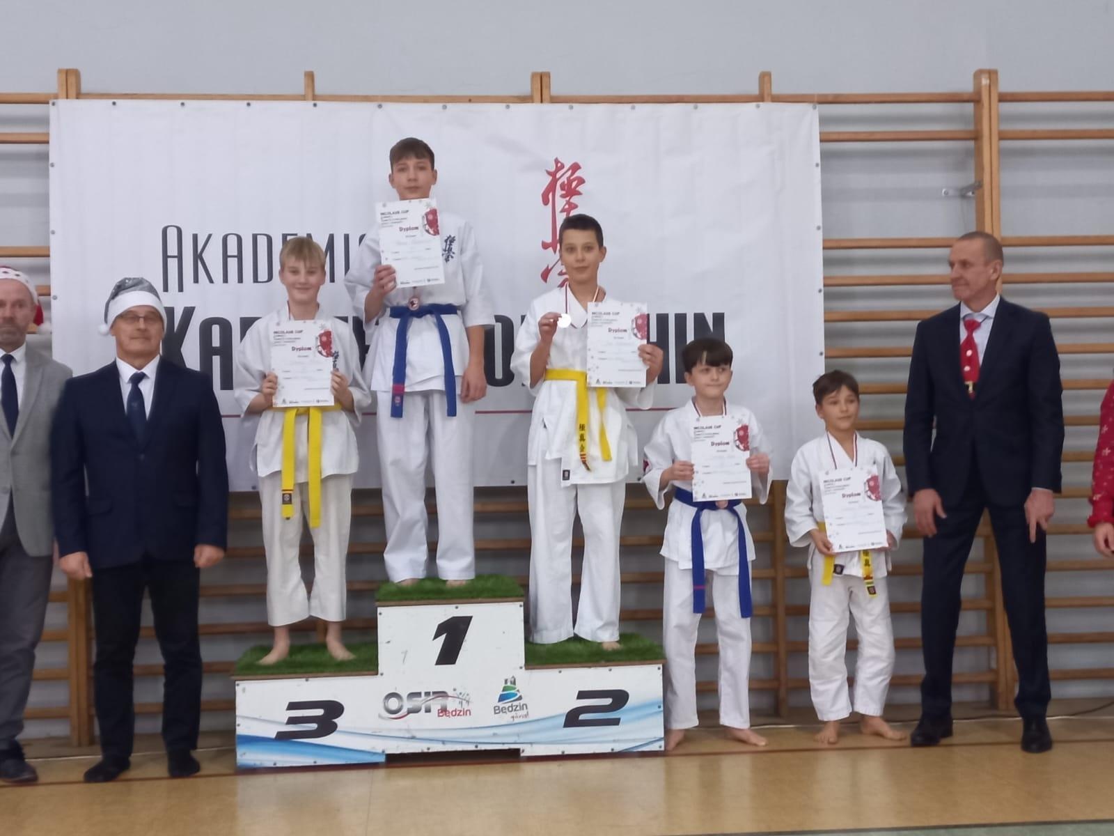 Zdjęcie w galerii na portalu naszraciborz.pl: Turniej mikołajkowy młodych raciborskich karateków wiadomości z regionu