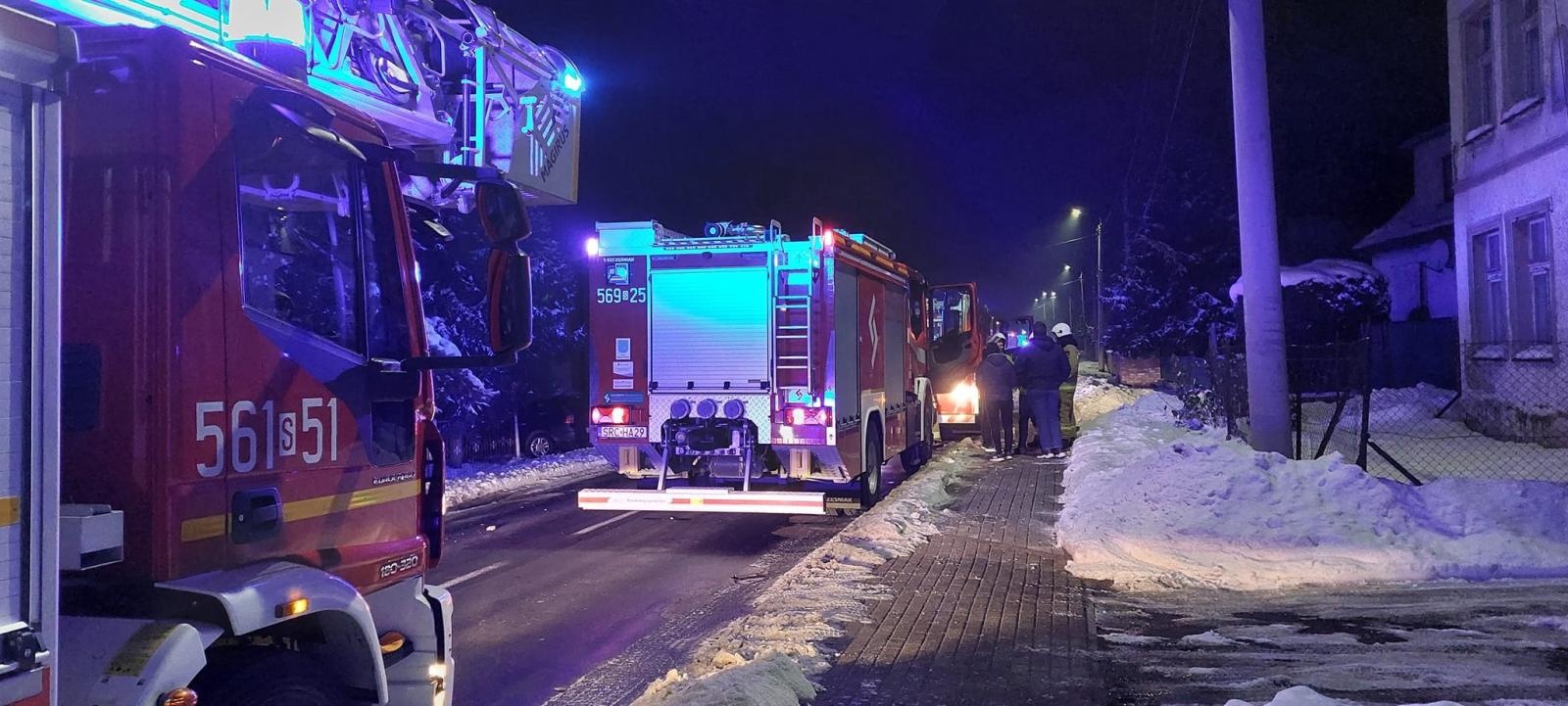 Zdjęcie w galerii na portalu naszraciborz.pl: Pożar sadzy w kominie w Makowie wiadomości z regionu