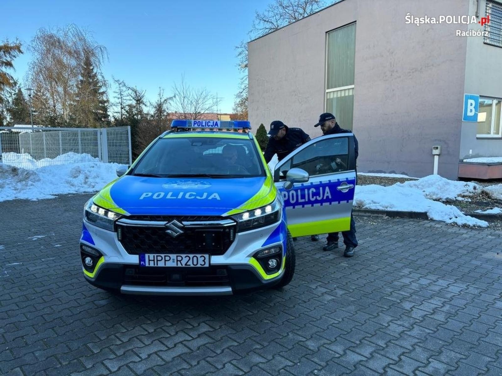 Zdjęcie w galerii na portalu naszraciborz.pl: Nowy radiowóz dla raciborskiej komendy policji wiadomości z regionu
