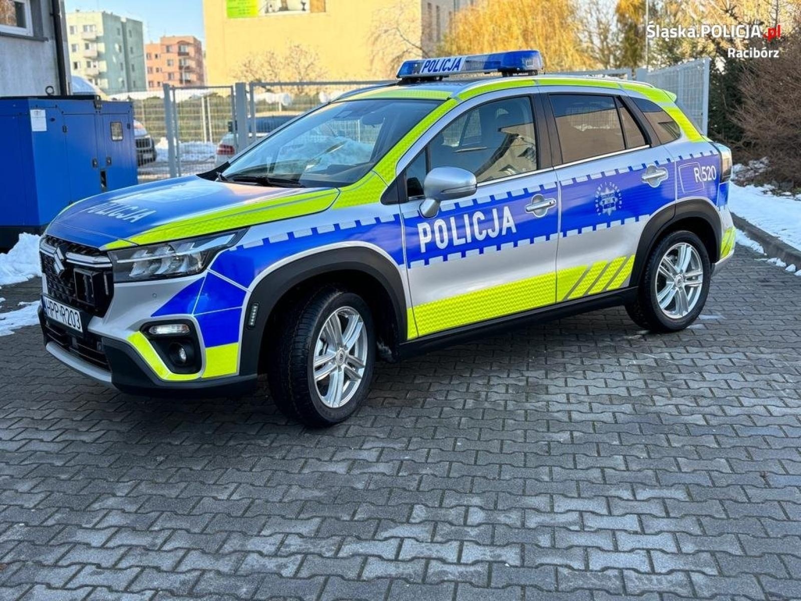 Zdjęcie w galerii na portalu naszraciborz.pl: Nowy radiowóz dla raciborskiej komendy policji wiadomości z regionu
