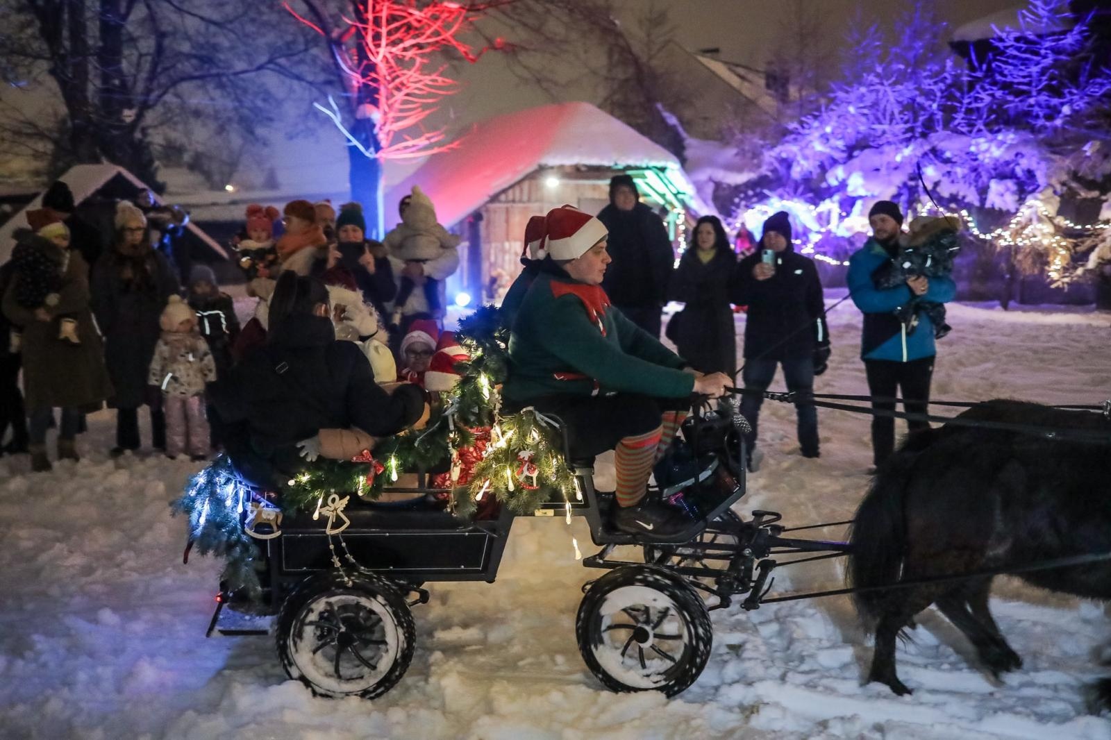 Zdjęcie w galerii na portalu naszraciborz.pl: Magiczne Mikołajki Małych Odkrywców Sztuki wiadomości z regionu