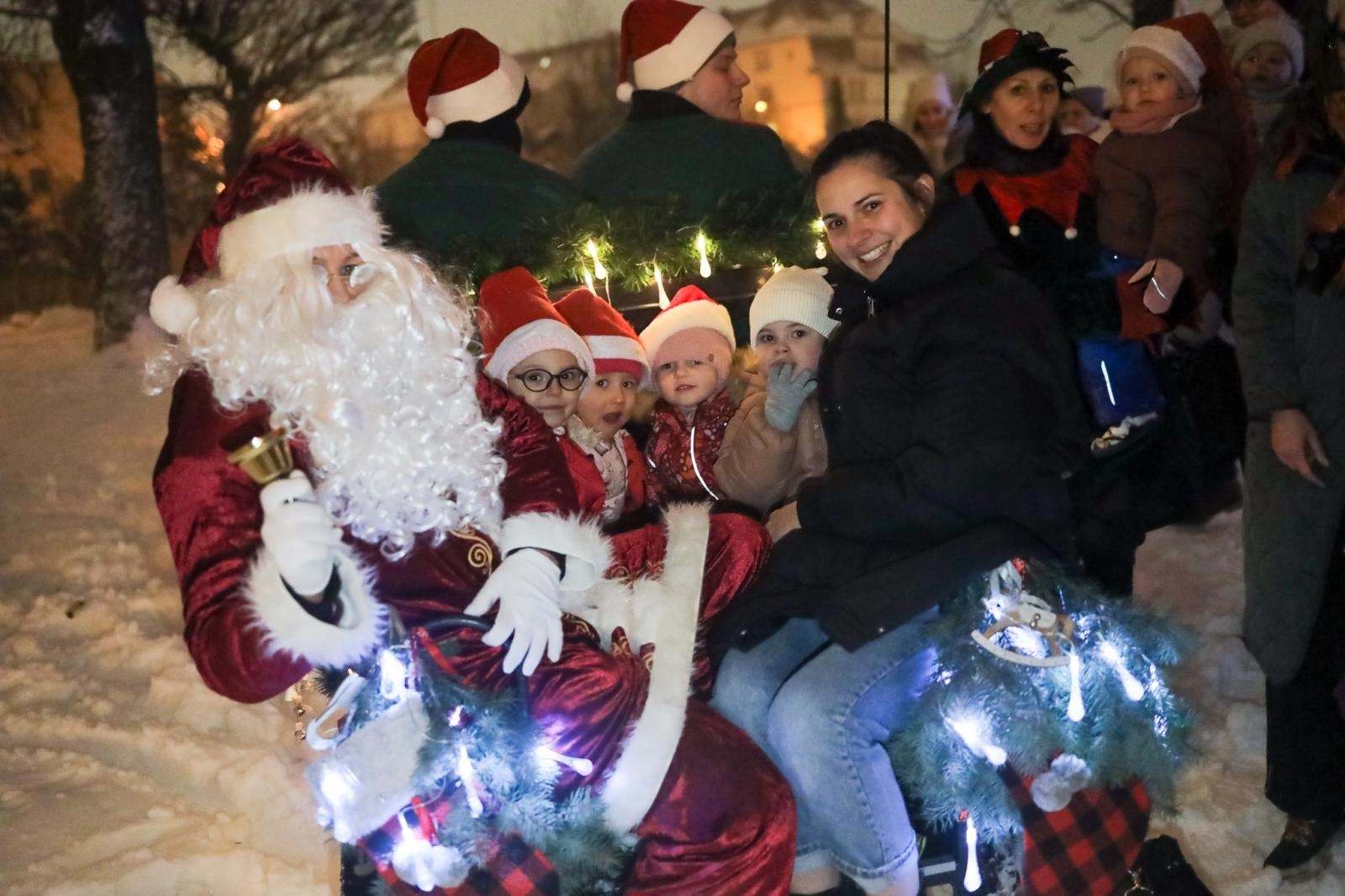 Zdjęcie w galerii na portalu naszraciborz.pl: Magiczne Mikołajki Małych Odkrywców Sztuki wiadomości z regionu