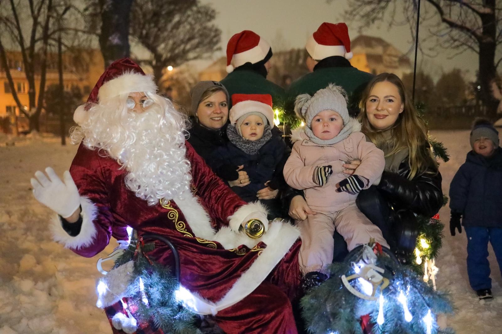 Zdjęcie w galerii na portalu naszraciborz.pl: Magiczne Mikołajki Małych Odkrywców Sztuki wiadomości z regionu