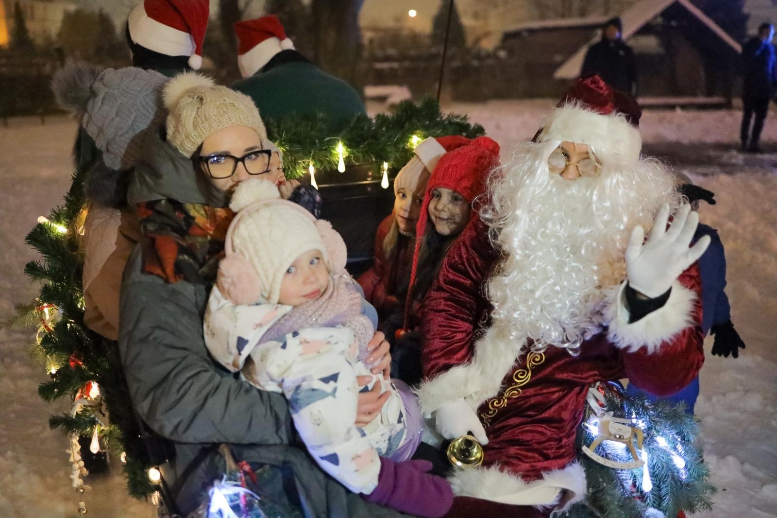 Zdjęcie w galerii na portalu naszraciborz.pl: Magiczne Mikołajki Małych Odkrywców Sztuki wiadomości z regionu