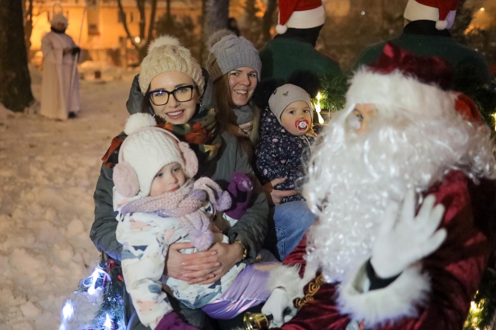 Zdjęcie w galerii na portalu naszraciborz.pl: Magiczne Mikołajki Małych Odkrywców Sztuki wiadomości z regionu
