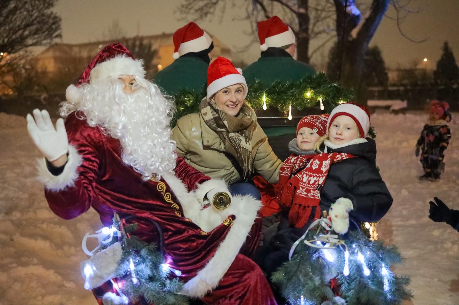Zdjęcie w galerii na portalu naszraciborz.pl: Magiczne Mikołajki Małych Odkrywców Sztuki wiadomości z regionu