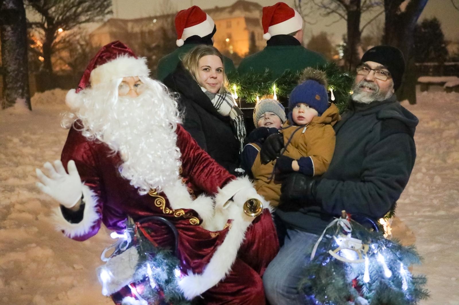 Zdjęcie w galerii na portalu naszraciborz.pl: Magiczne Mikołajki Małych Odkrywców Sztuki wiadomości z regionu