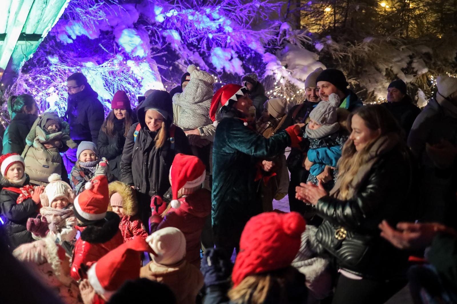 Zdjęcie w galerii na portalu naszraciborz.pl: Magiczne Mikołajki Małych Odkrywców Sztuki wiadomości z regionu