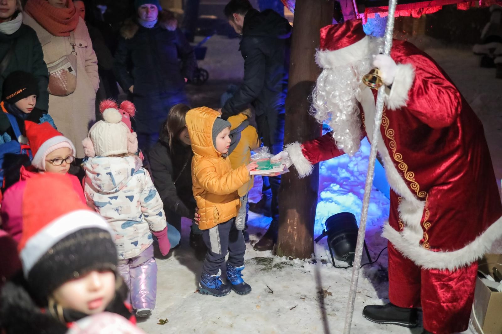 Zdjęcie w galerii na portalu naszraciborz.pl: Magiczne Mikołajki Małych Odkrywców Sztuki wiadomości z regionu