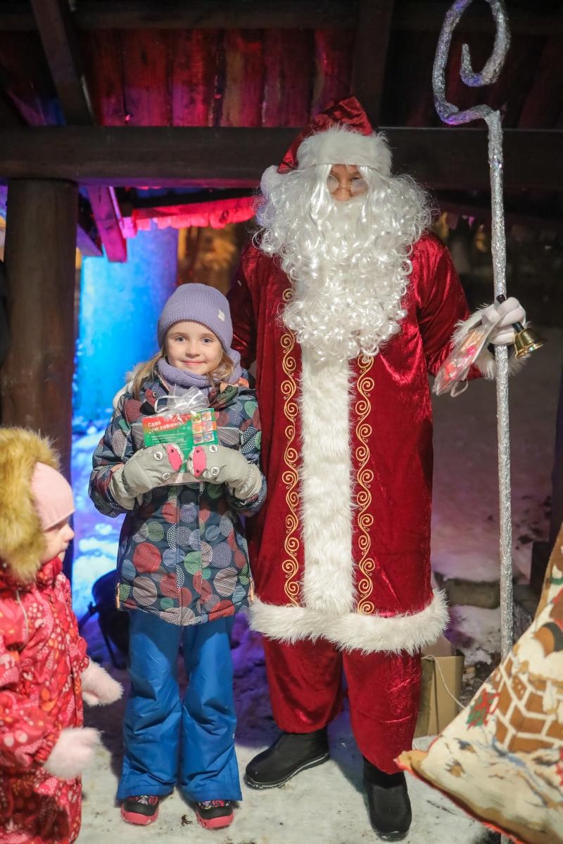 Zdjęcie w galerii na portalu naszraciborz.pl: Magiczne Mikołajki Małych Odkrywców Sztuki wiadomości z regionu