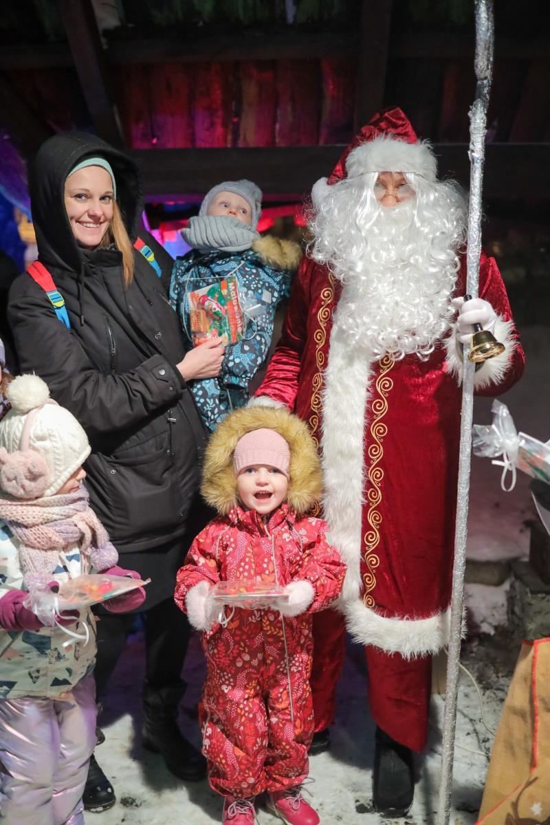 Zdjęcie w galerii na portalu naszraciborz.pl: Magiczne Mikołajki Małych Odkrywców Sztuki wiadomości z regionu