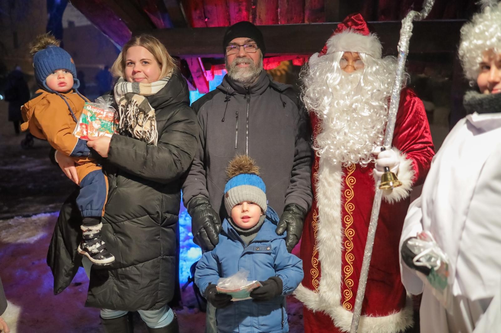 Zdjęcie w galerii na portalu naszraciborz.pl: Magiczne Mikołajki Małych Odkrywców Sztuki wiadomości z regionu