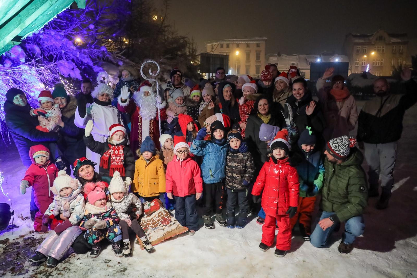 Zdjęcie w galerii na portalu naszraciborz.pl: Magiczne Mikołajki Małych Odkrywców Sztuki wiadomości z regionu