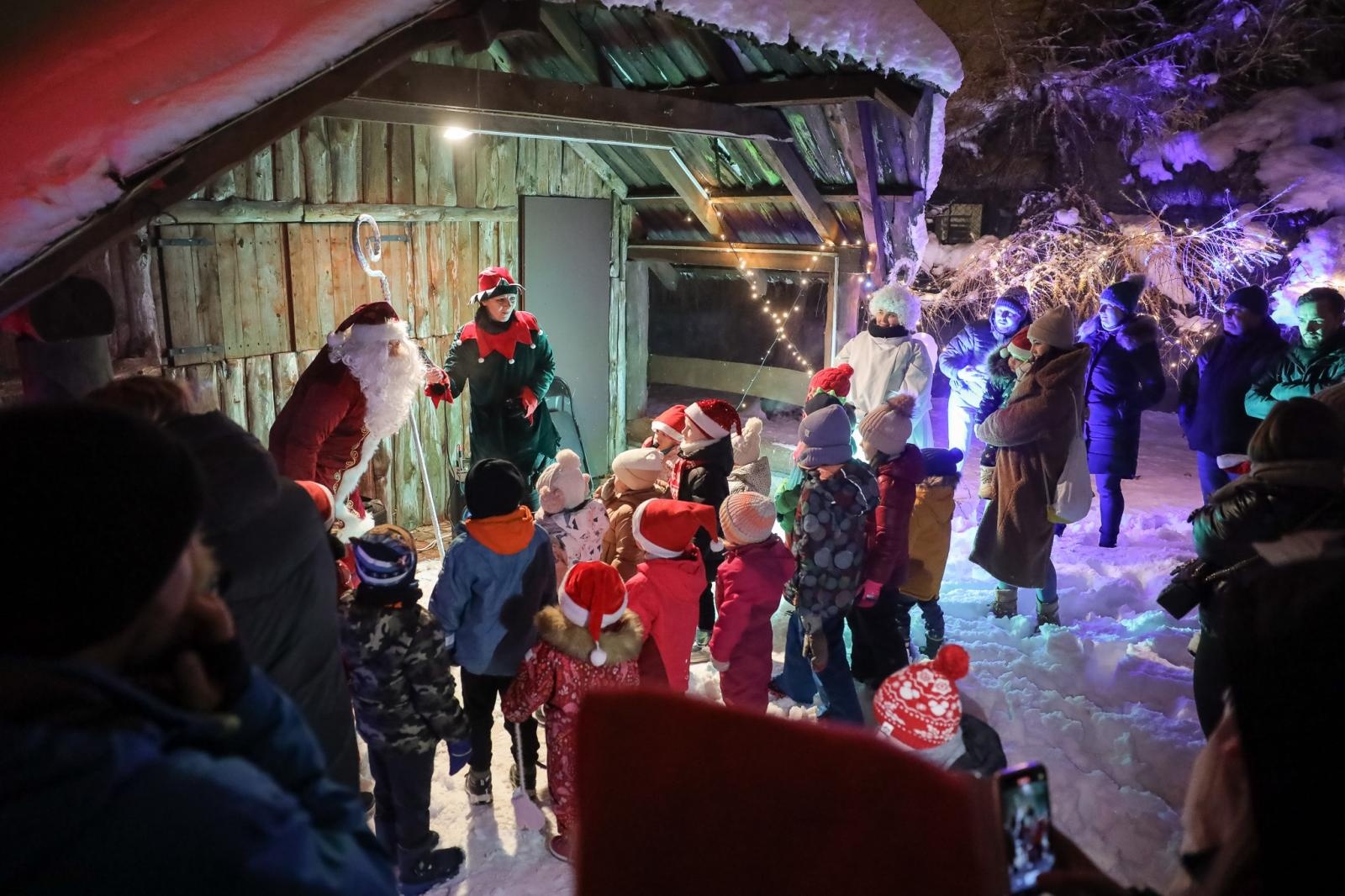 Zdjęcie w galerii na portalu naszraciborz.pl: Magiczne Mikołajki Małych Odkrywców Sztuki wiadomości z regionu