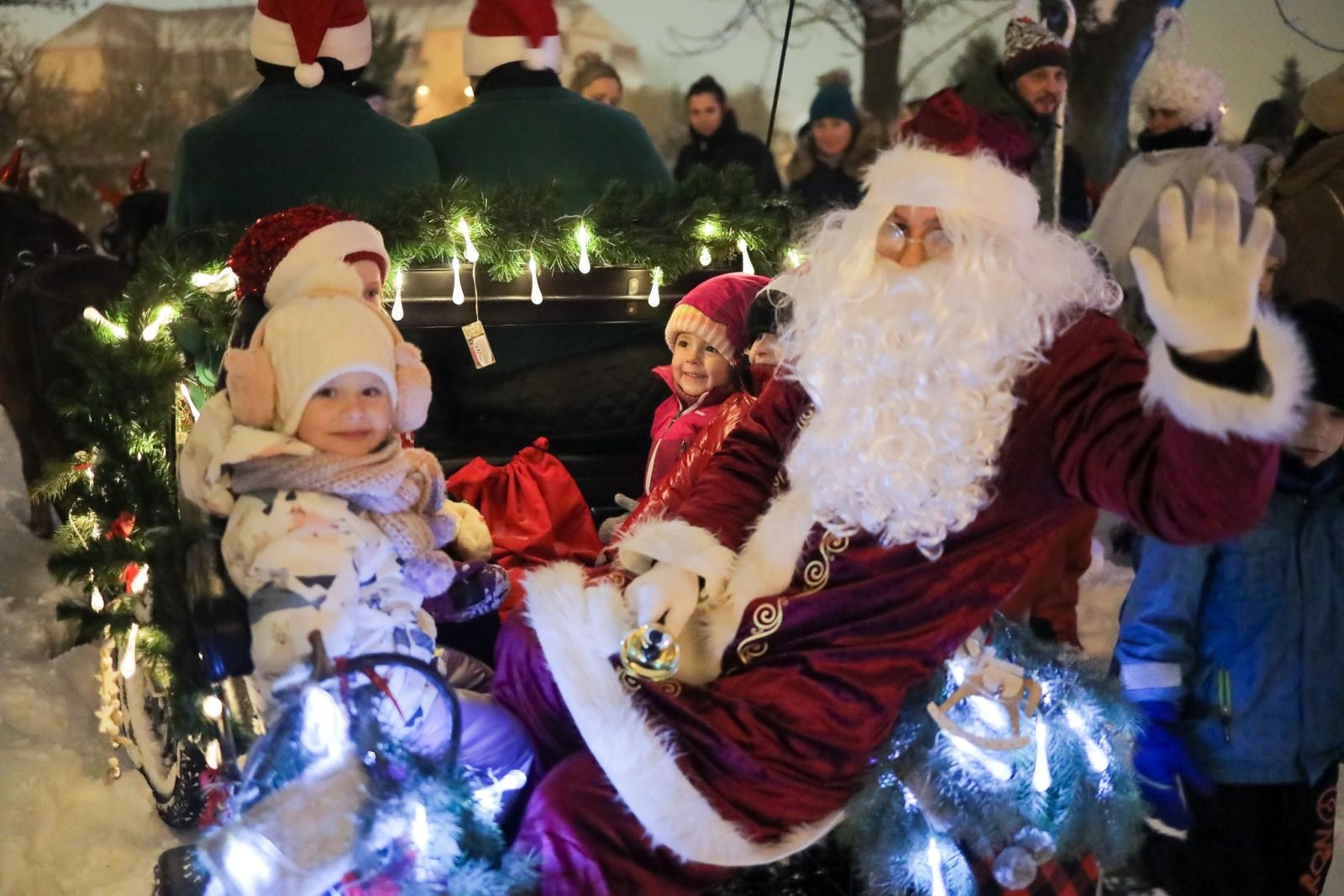 Zdjęcie w galerii na portalu naszraciborz.pl: Magiczne Mikołajki Małych Odkrywców Sztuki wiadomości z regionu
