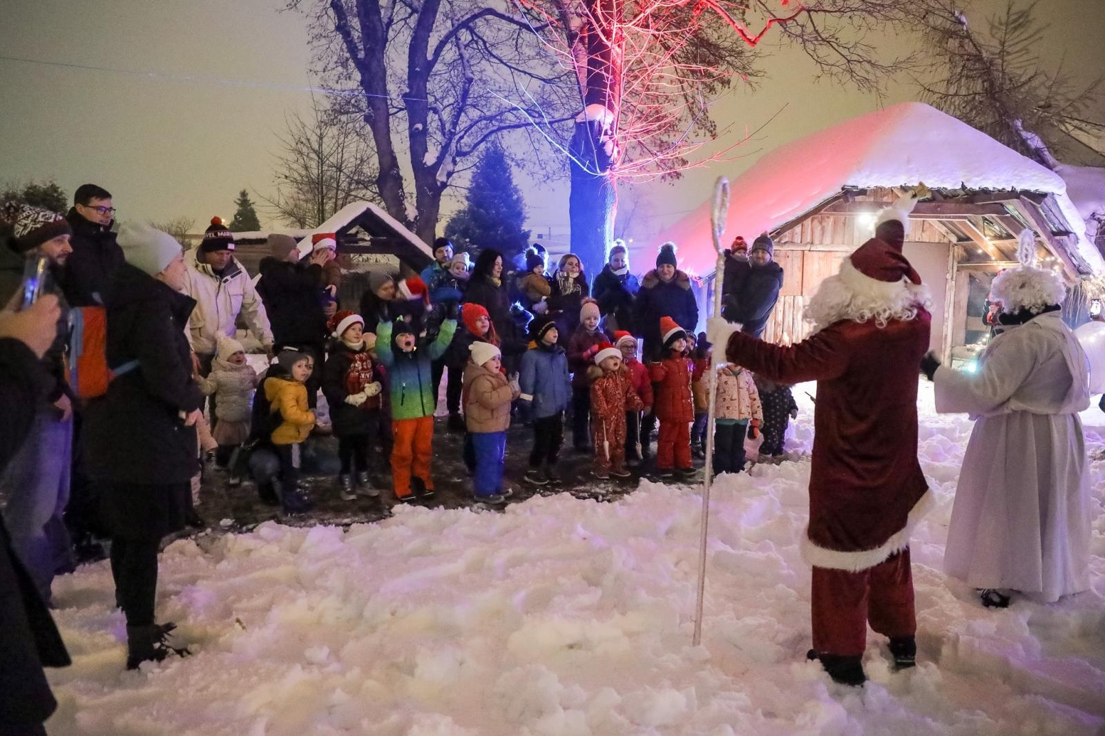 Zdjęcie w galerii na portalu naszraciborz.pl: Magiczne Mikołajki Małych Odkrywców Sztuki wiadomości z regionu