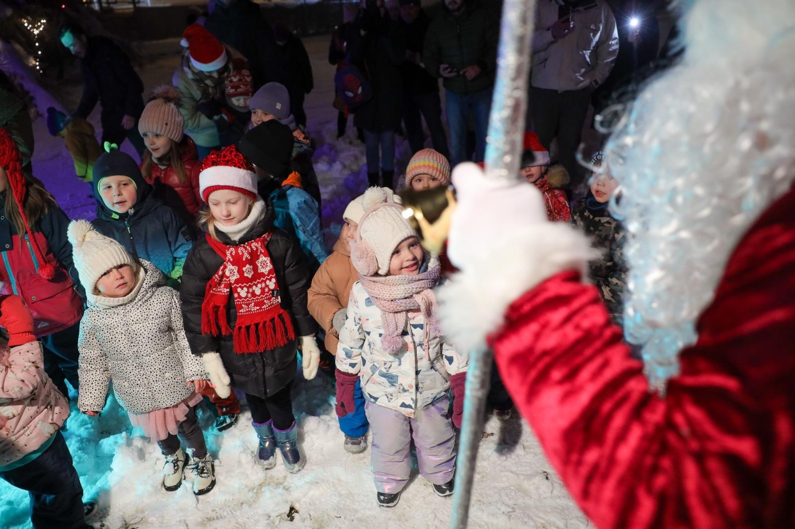 Zdjęcie w galerii na portalu naszraciborz.pl: Magiczne Mikołajki Małych Odkrywców Sztuki wiadomości z regionu