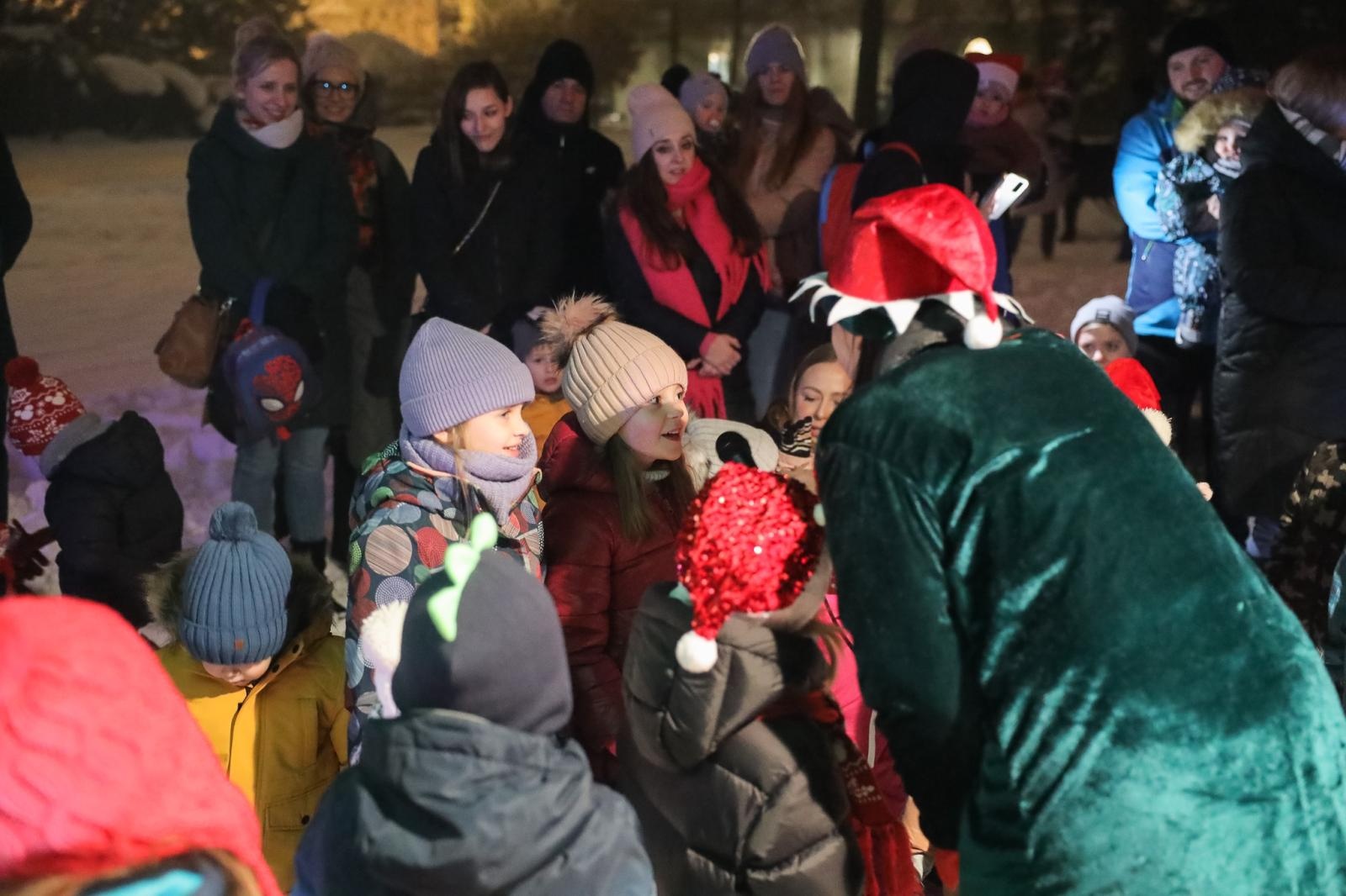 Zdjęcie w galerii na portalu naszraciborz.pl: Magiczne Mikołajki Małych Odkrywców Sztuki wiadomości z regionu