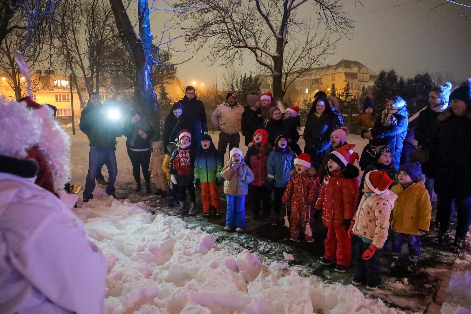 Zdjęcie w galerii na portalu naszraciborz.pl: Magiczne Mikołajki Małych Odkrywców Sztuki wiadomości z regionu