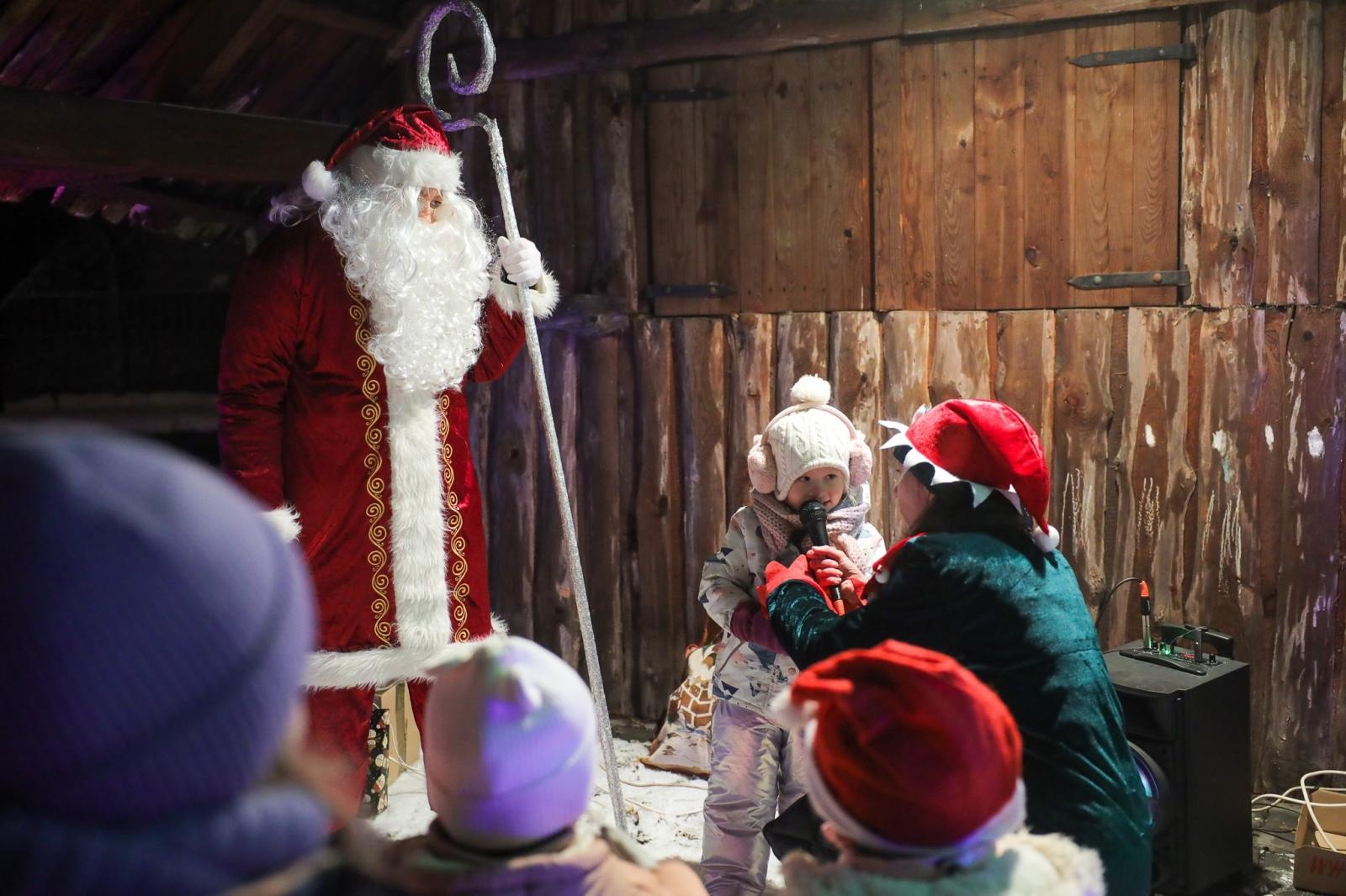 Zdjęcie w galerii na portalu naszraciborz.pl: Magiczne Mikołajki Małych Odkrywców Sztuki wiadomości z regionu