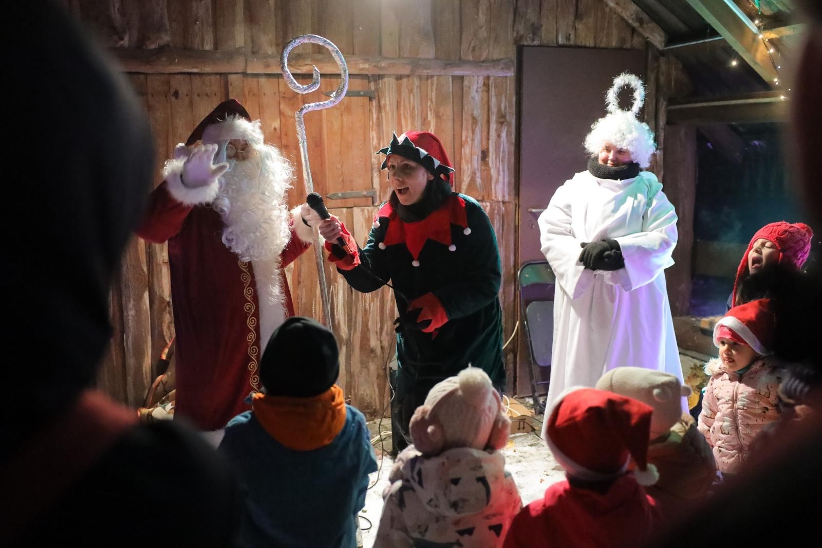 Zdjęcie w galerii na portalu naszraciborz.pl: Magiczne Mikołajki Małych Odkrywców Sztuki wiadomości z regionu