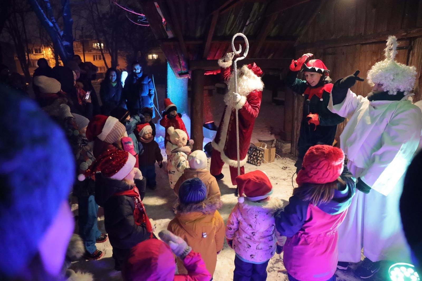 Zdjęcie w galerii na portalu naszraciborz.pl: Magiczne Mikołajki Małych Odkrywców Sztuki wiadomości z regionu