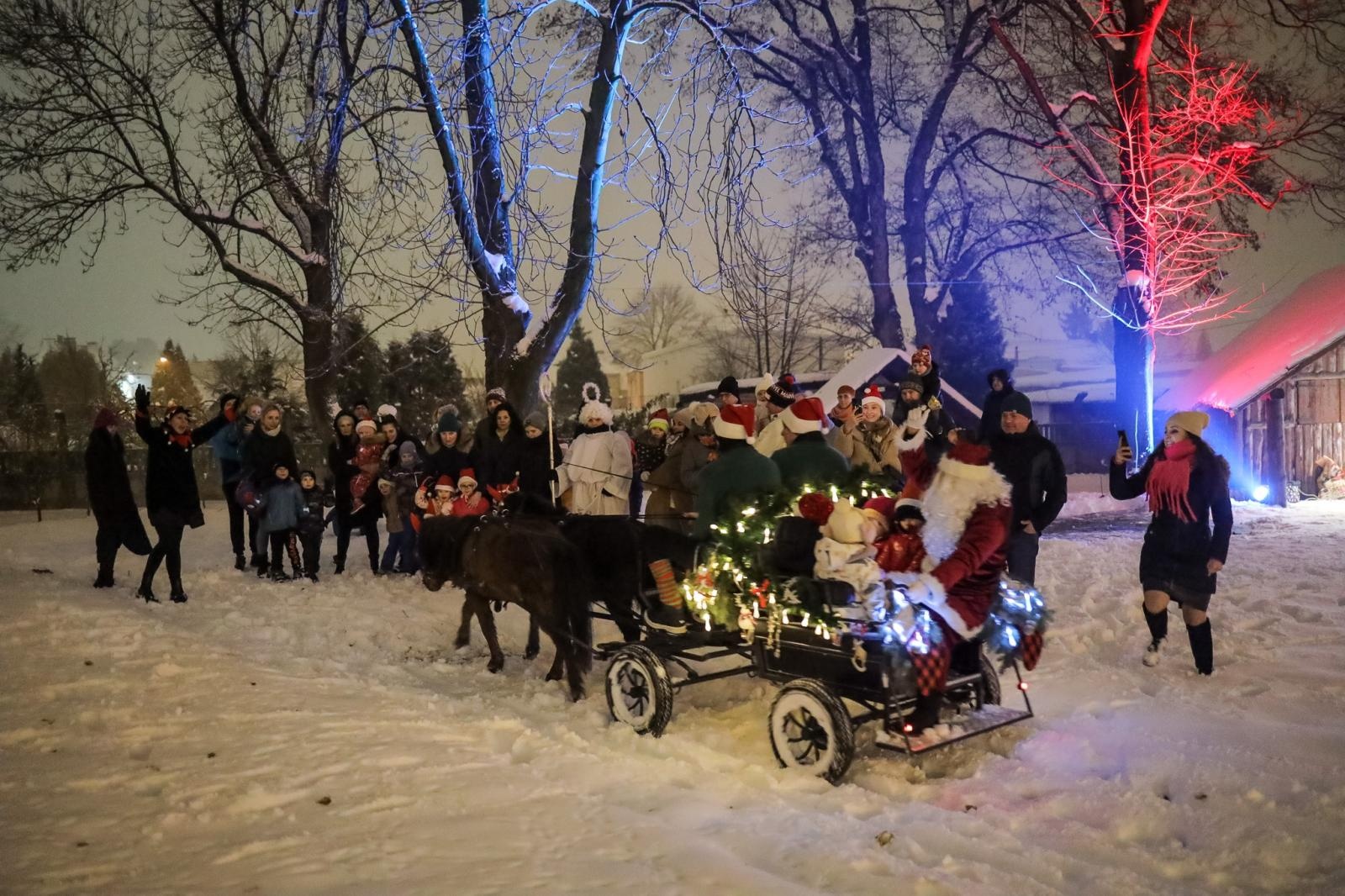 Zdjęcie w galerii na portalu naszraciborz.pl: Magiczne Mikołajki Małych Odkrywców Sztuki wiadomości z regionu