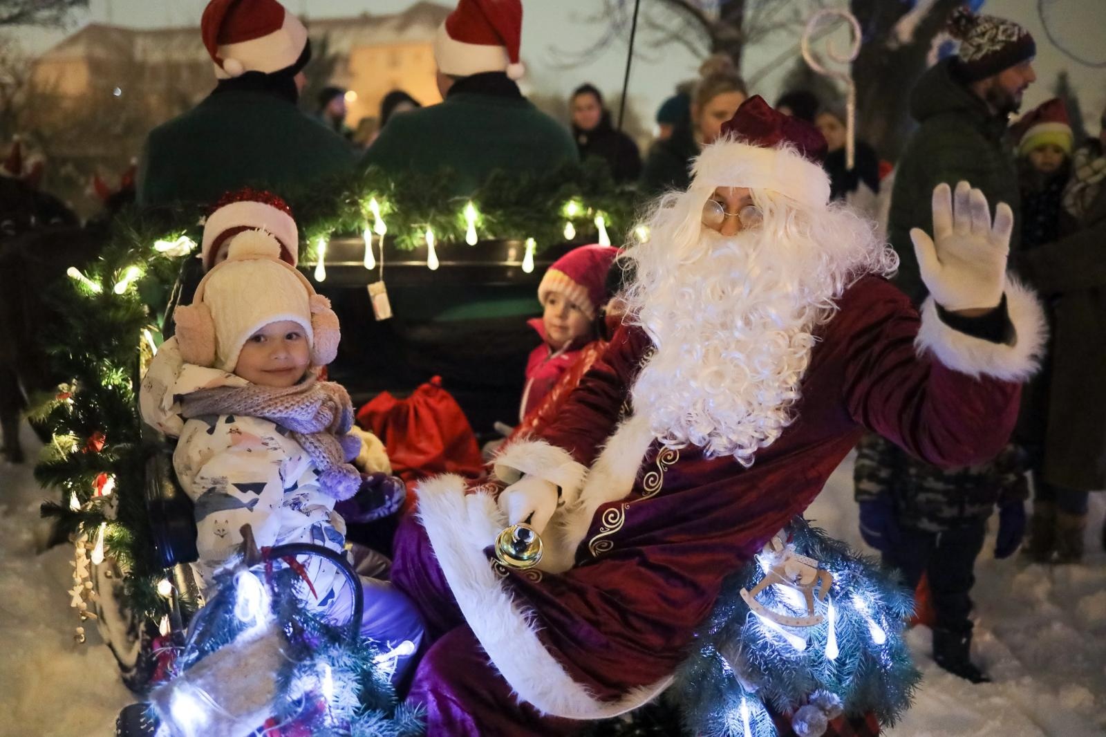 Zdjęcie w galerii na portalu naszraciborz.pl: Magiczne Mikołajki Małych Odkrywców Sztuki wiadomości z regionu