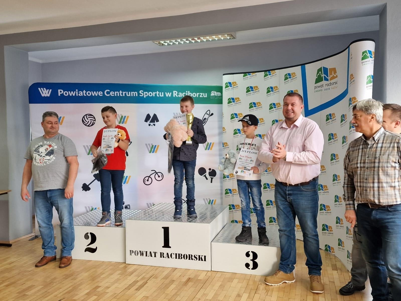 Zdjęcie w galerii na portalu naszraciborz.pl: Szachiści rywalizowali o Puchar Starosty wiadomości z regionu