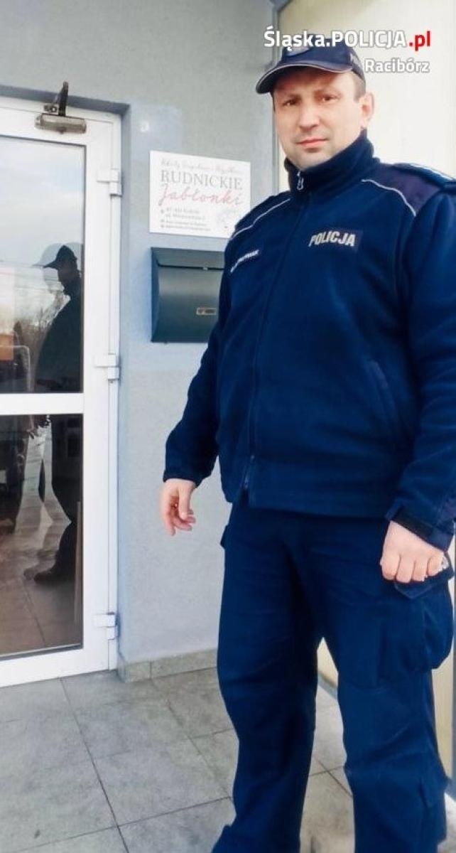 Zdjęcie w galerii na portalu naszraciborz.pl: Dzielnicowy z sercem na dłoni wiadomości z regionu