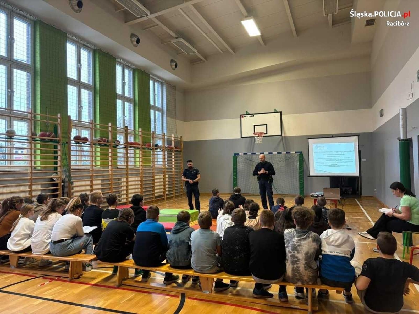 Zdjęcie w galerii na portalu naszraciborz.pl: Akcja Biała Wstążka w Kornowacu wiadomości z regionu