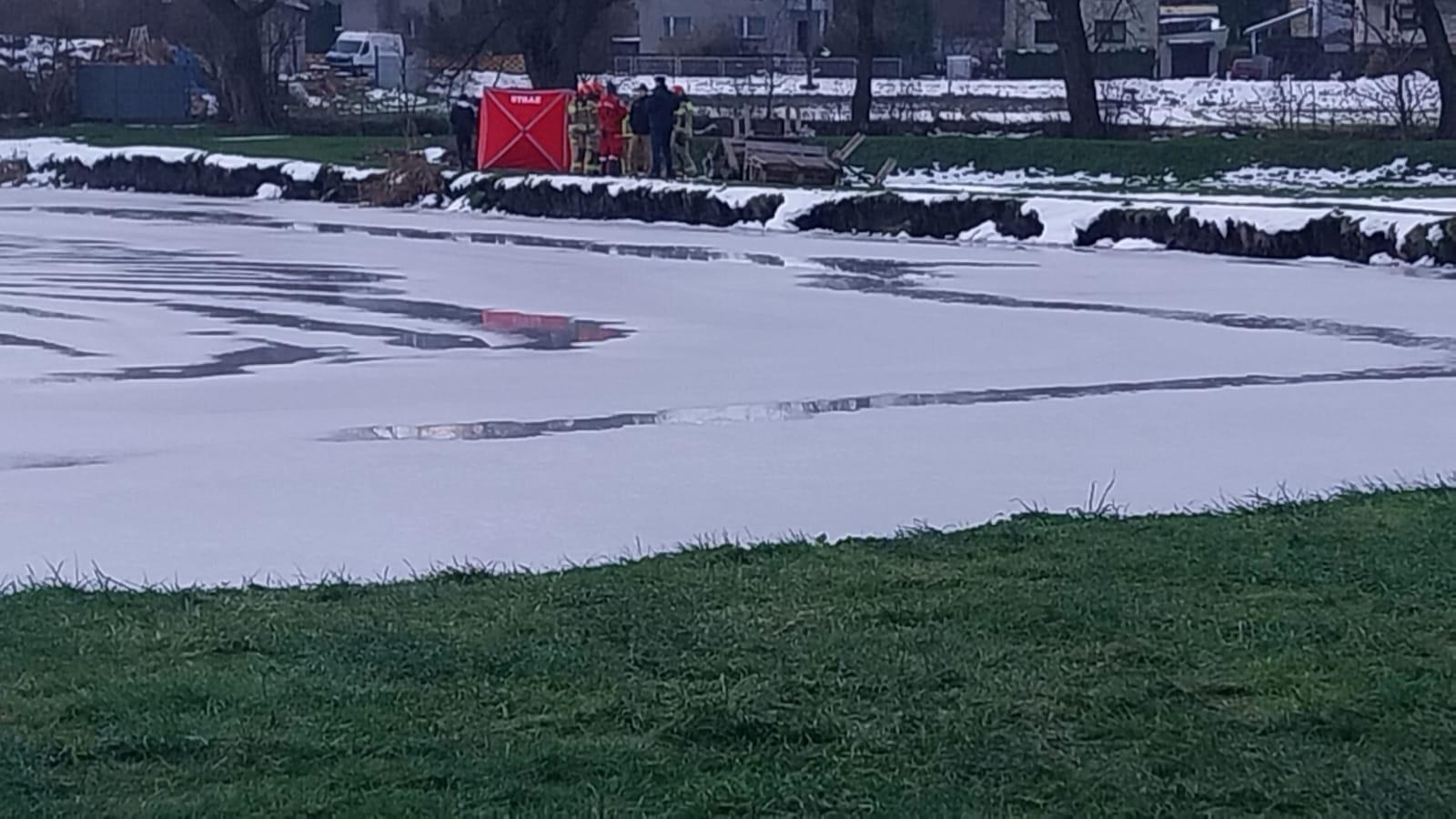 Zdjęcie w galerii na portalu naszraciborz.pl: Tragedia w Krzanowicach. Opuściła dom w nocy i wpadła do stawu wiadomości z regionu