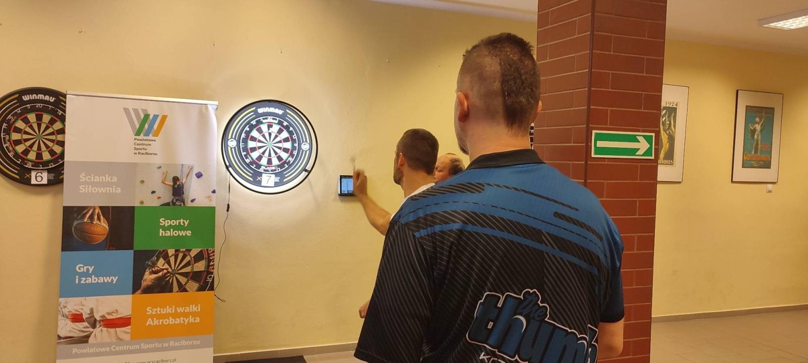 Zdjęcie w galerii na portalu naszraciborz.pl: The Thumb pokazał w Raciborzu darterską moc! wiadomości z regionu