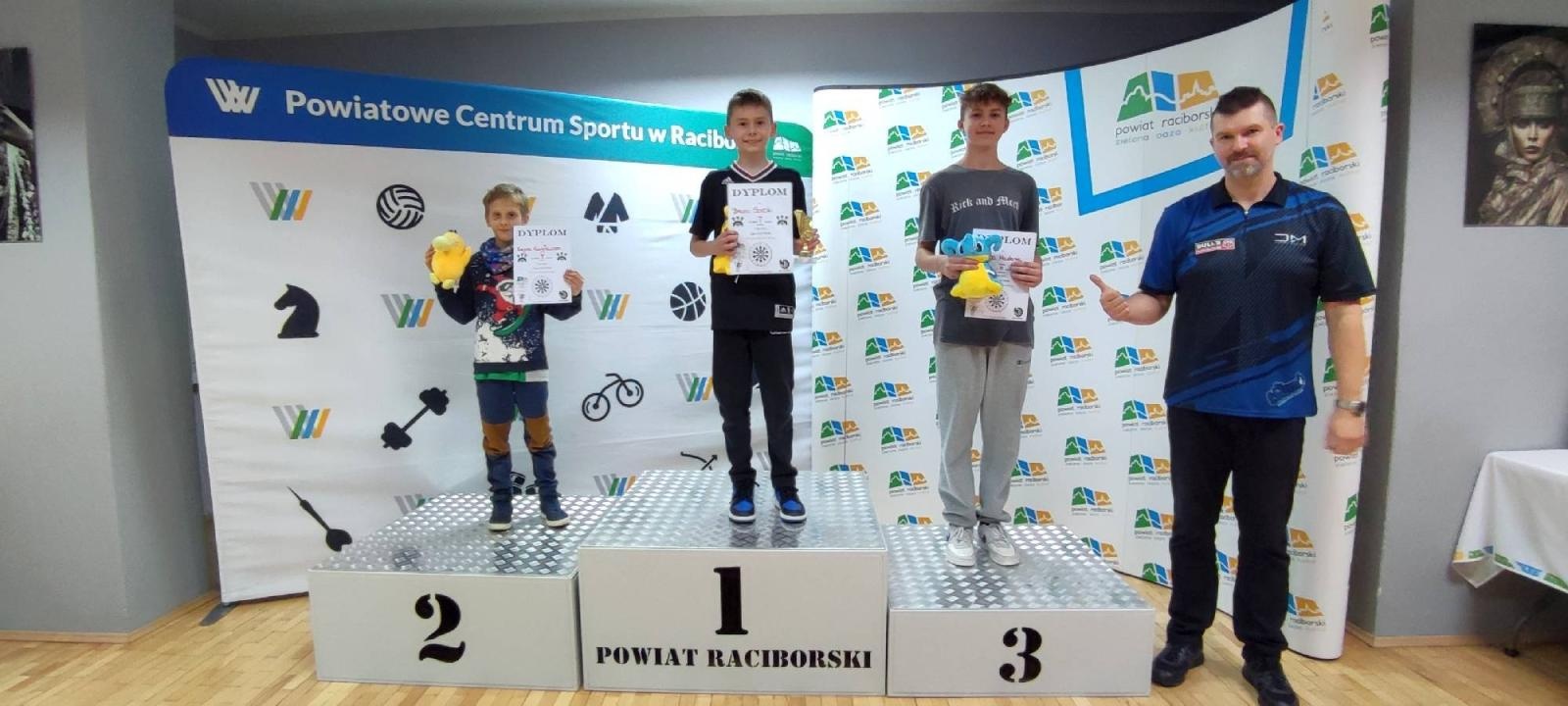 Zdjęcie w galerii na portalu naszraciborz.pl: The Thumb pokazał w Raciborzu darterską moc! wiadomości z regionu