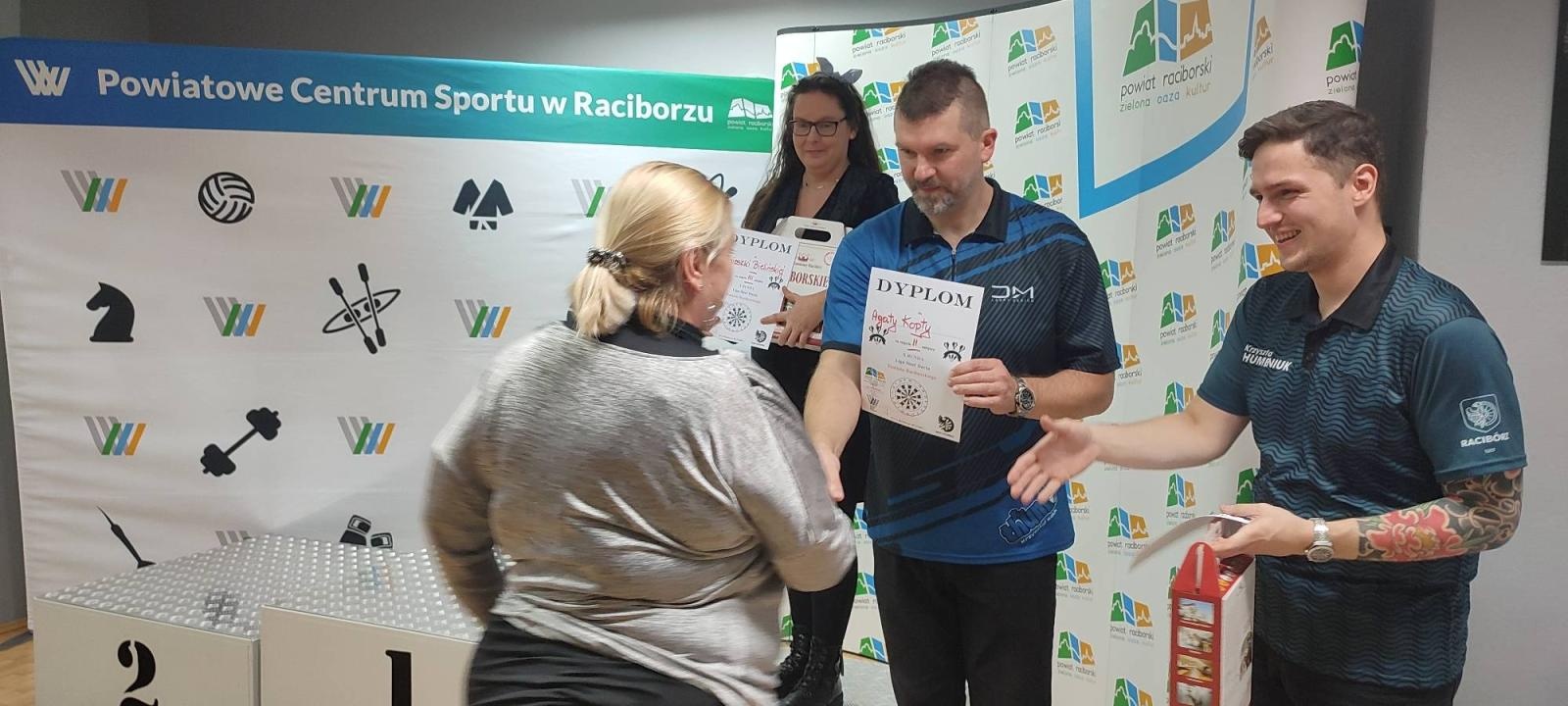 Zdjęcie w galerii na portalu naszraciborz.pl: The Thumb pokazał w Raciborzu darterską moc! wiadomości z regionu